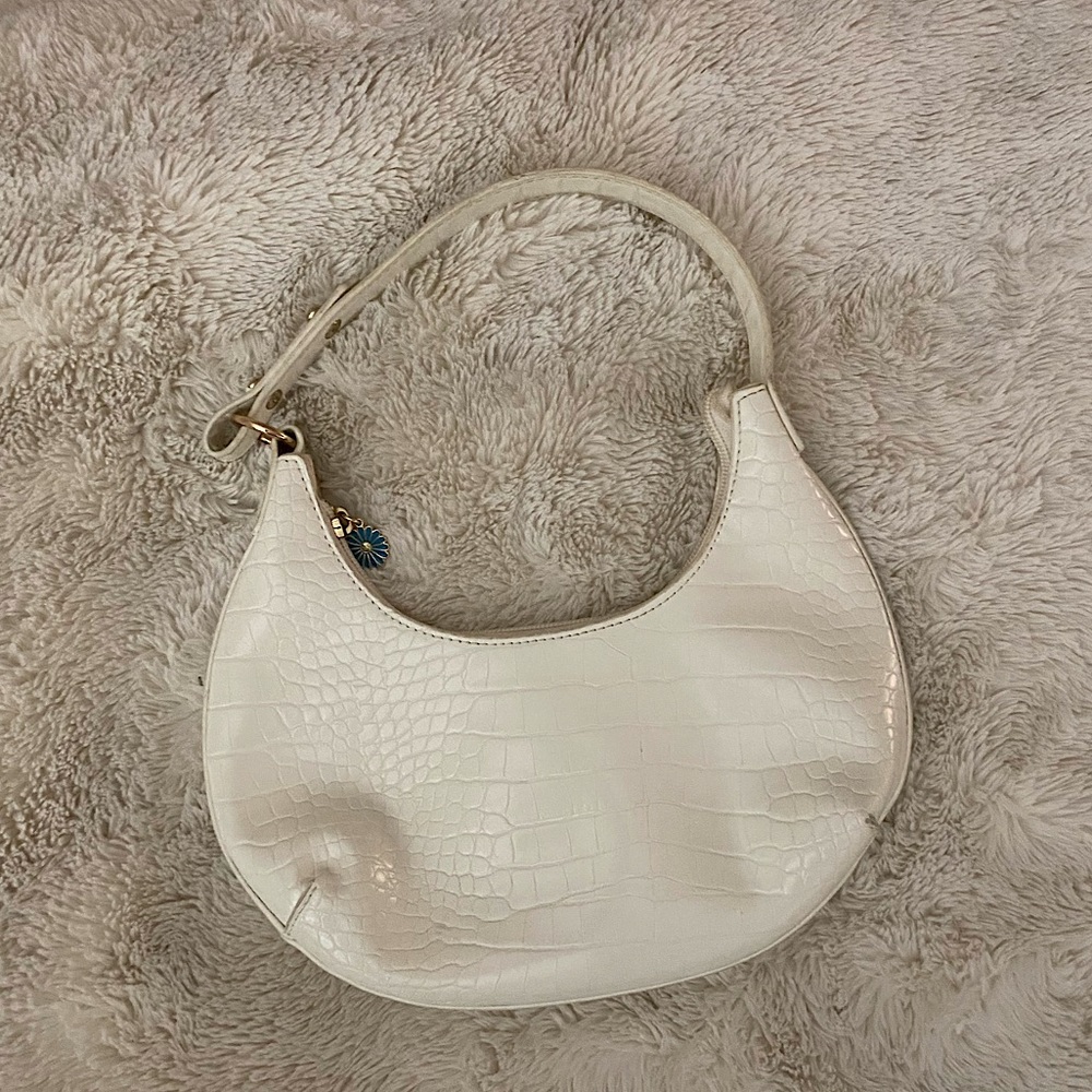 Small White Purse with Blue Flower Zipper Charm